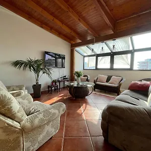 Venus - Cozy With Terrace Apartment Vlorë